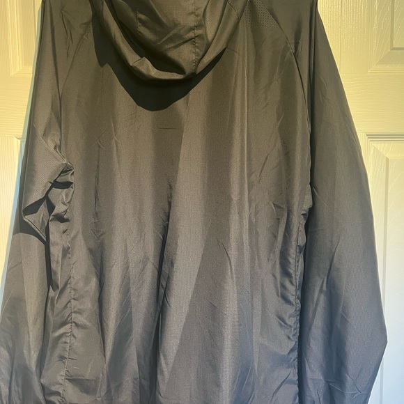 Men’s Zyia Windbreaker - Picture 2 of 3